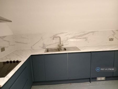 1 bedroom flat to rent - Photo 4