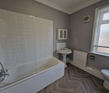 Glebe Street, Castleford - Photo 2