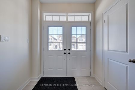 Detached Home For Lease | X8144648 - Photo 2