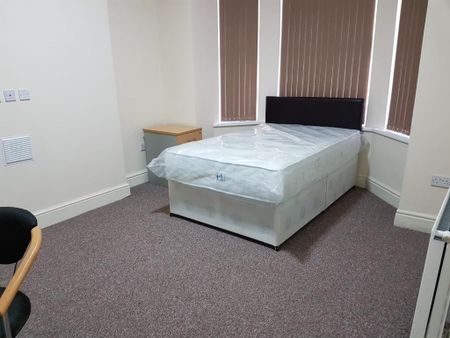 4 bedroom townhouse to rent - Photo 4