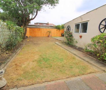 3 bedroom semi-detached bungalow to rent - Photo 3