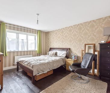 4 bedroom detached house to rent - Photo 2