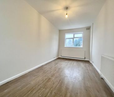 4 bedroom semi-detached house to rent - Photo 4