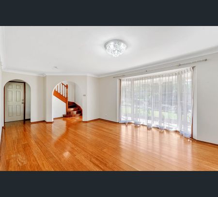 27 Casuarina Drive, Cherrybrook, NSW 2126 - Photo 5