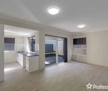 Modern Villa in Pearsall! - Photo 2