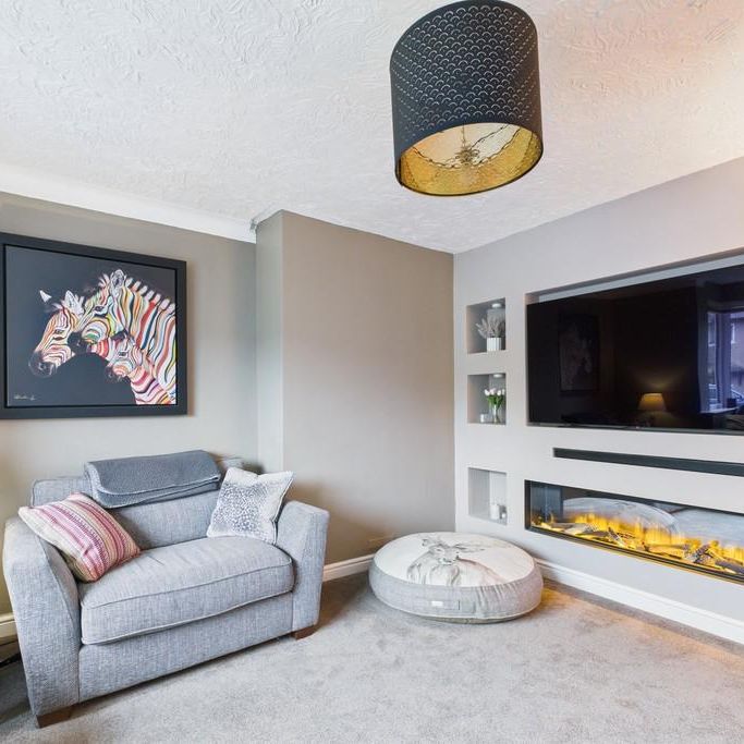 4 bedroom semi-detached house to rent - Photo 1