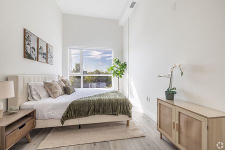 Elevated Kanata Rental Living. On The Park. - Photo 4