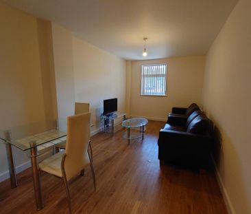 2 bedroom flat to rent - Photo 2