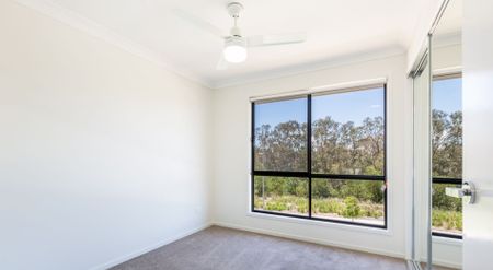 TOWNHOUSE IN ECCO RIPLEY ESTATE! - Photo 2