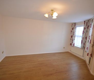 3 bedroom End Terraced House - CRESWICK COURT, WELWYN GARDEN CITY - Photo 1