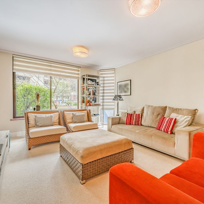 Blythe Road, London, W14 - Photo 1