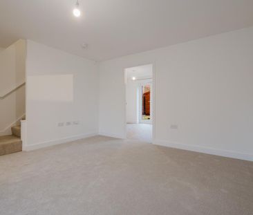 3 bedroom semi-detached house to rent - Photo 2