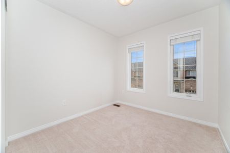 For Lease - 745 Farmstead Drive Unit# 4, Milton, Ontario - Photo 3