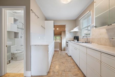 For Lease - 229 Morton Street, Thorold, Ontario - Photo 3