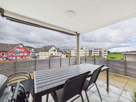 Exclusive 4.5-room apartment in Lömmenschwil New construction 2023 with high living comfort - Photo 4