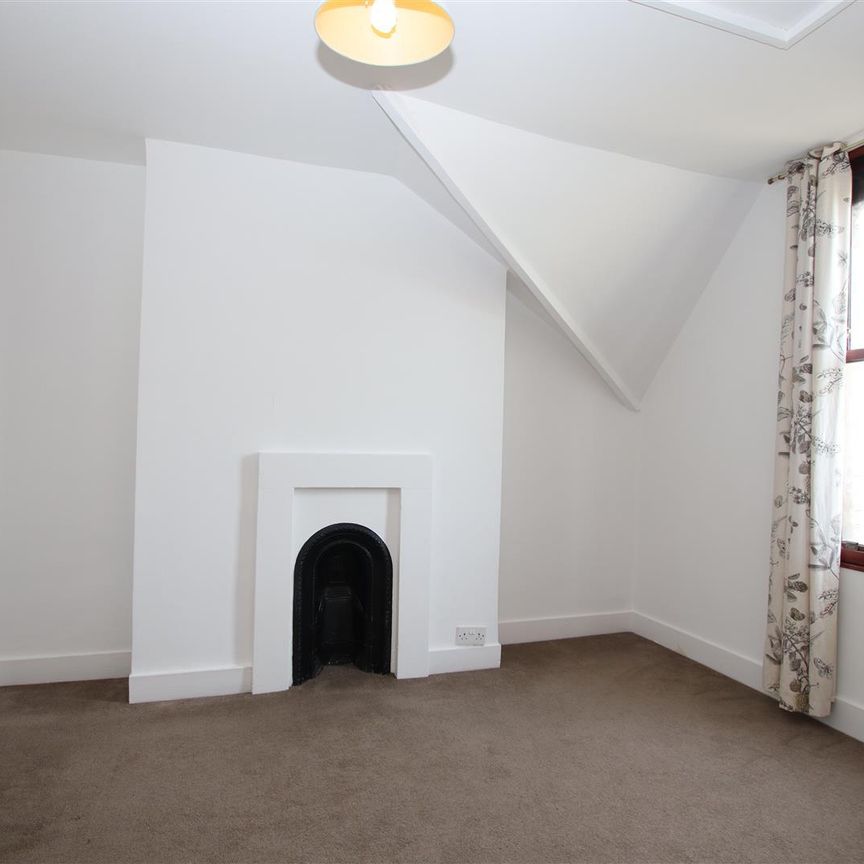 2 bedroom Maisonette to let - Photo 1