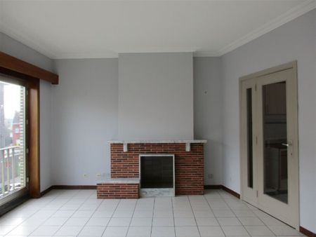 Appartement met 2 slaapkamers op goede loctaie! - Photo 2