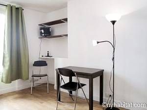 Logement à Paris, Location meublée - Photo 1