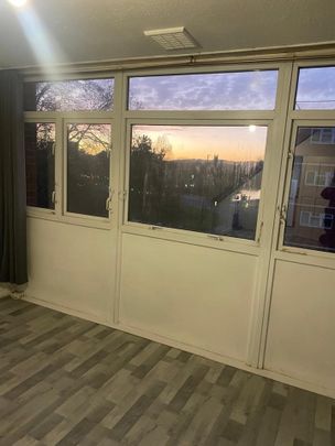 2 Bed Maisonette, Aston House, BS1 - Photo 1