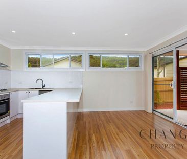 Well-Presented 2-Bedroom Garden Flat with Private Yard in Prime Loc... - Photo 4