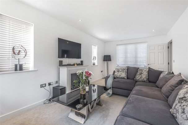 4 bedroom detached house to rent - Photo 1