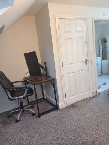 Room in a Shared House, Victoria Road, IG11 - Photo 4