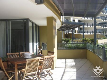 Kangaroo Point Pet Friendly UNFURNISHED 2BR 2Bathroom Stunning Apartment on the River - Photo 3