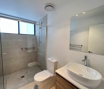 Three Bedroom Townhouse In Coombs - Photo 4