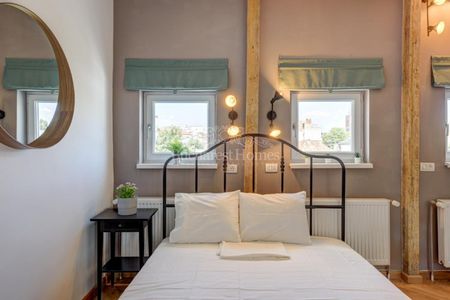 Urban Loft with Roof Terrace, Old-Town Centre - Photo 5