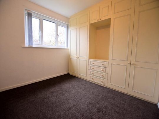 Parrs Wood Road, Manchester - Photo 1