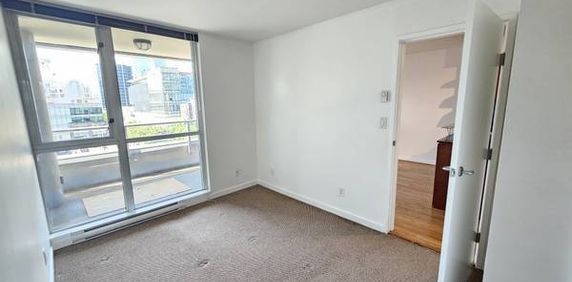 1 Bedroom - 1 Den - 1 Parking /Well-Located - Photo 2