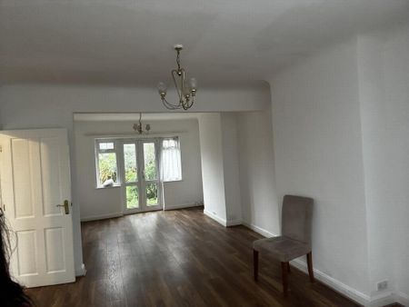 3 bedroom semi-detached house to rent - Photo 3