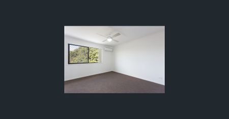 MODERN STYLISH TOWNHOUSE - FULLY AIR-CONDITIONED - Photo 3