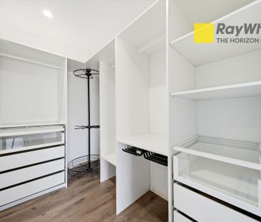 Spacious Six-Bedroom Family Home in a Premium Greystanes Location - Photo 3