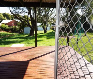 NEWLY RENO'D 3 BED 1 BATH HOME AVAIL 10TH OCT - Photo 5