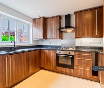 3 bedroom semi-detached house to rent - Photo 4