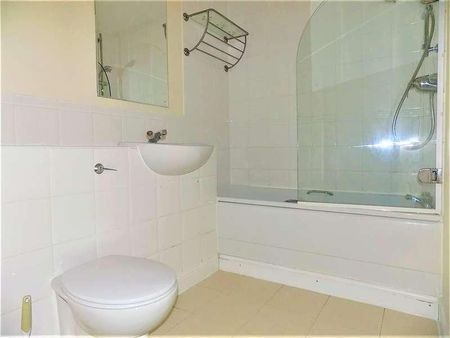 Bell Chase, Aldershot, GU11 - Photo 5