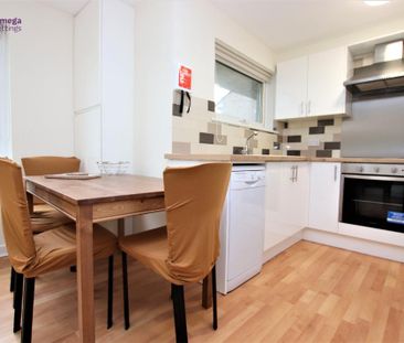 3 bedroom apartment to rent - Photo 3