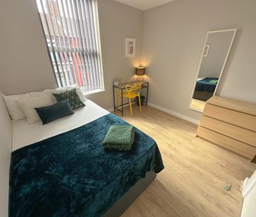 6 bedroom terraced house to rent - Photo 4