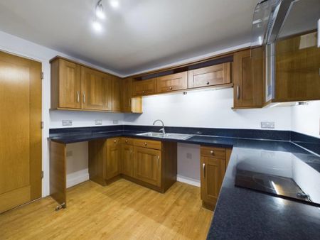 2 bedroom flat to rent - Photo 4