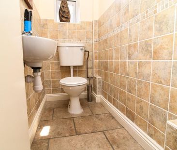 1 bedroom in a house share to rent - Photo 6