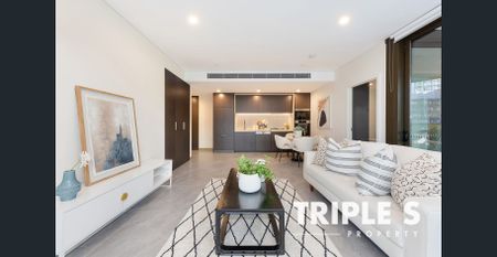 Spacious Two Bedrooms Apartment | North East Facing - Photo 2