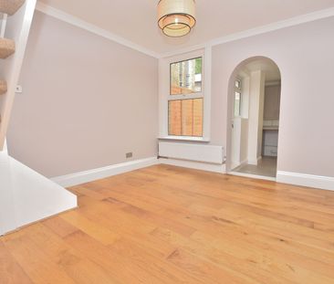 2 bedroom mid terraced house to rent, - Photo 5