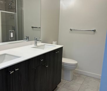 For Lease - 210 Sabina Drive Unit# 403, Oakville, Ontario - Photo 4
