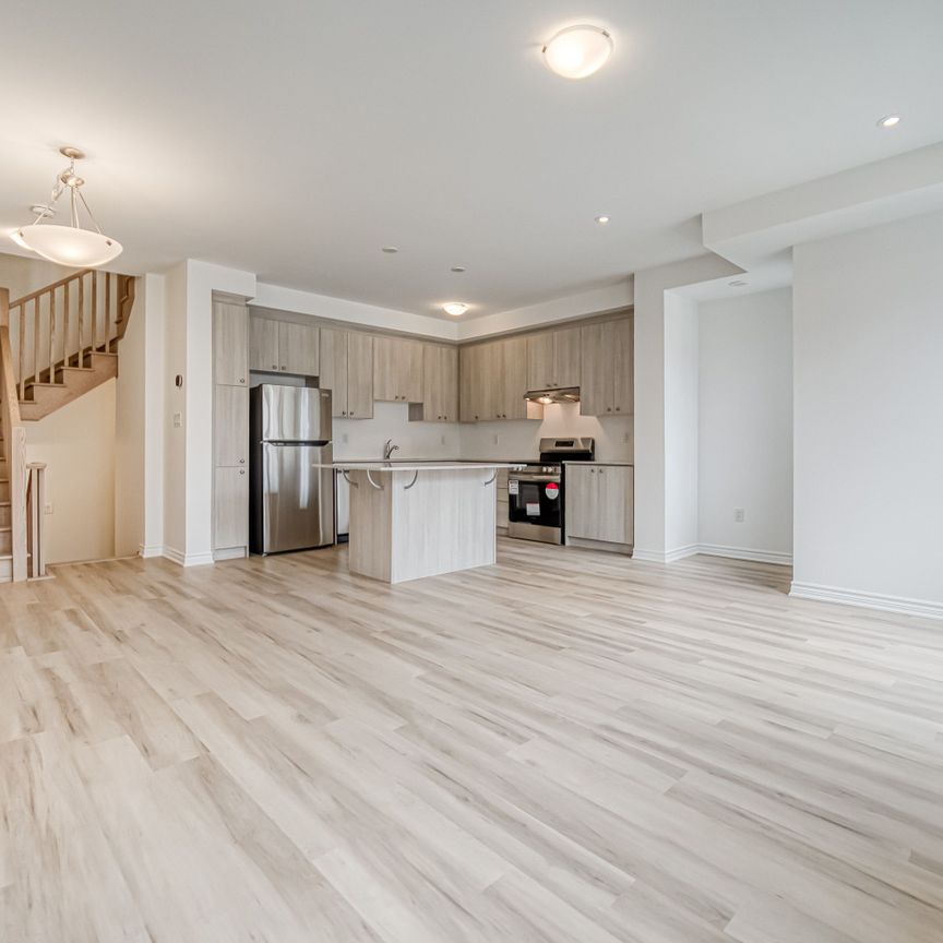 For Lease - 53 Pearen Lane, Barrie, Ontario - Photo 1