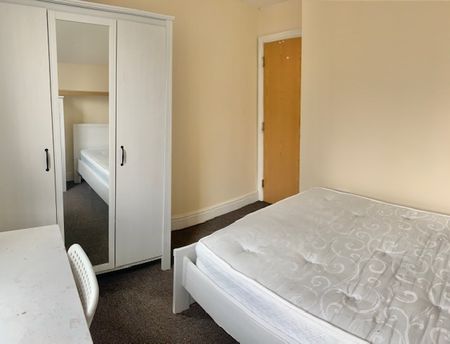 12 Bedroom Student Home – Glynrhondda Street - Photo 5