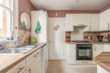 2 bedroom maisonette to rent - Photo 3