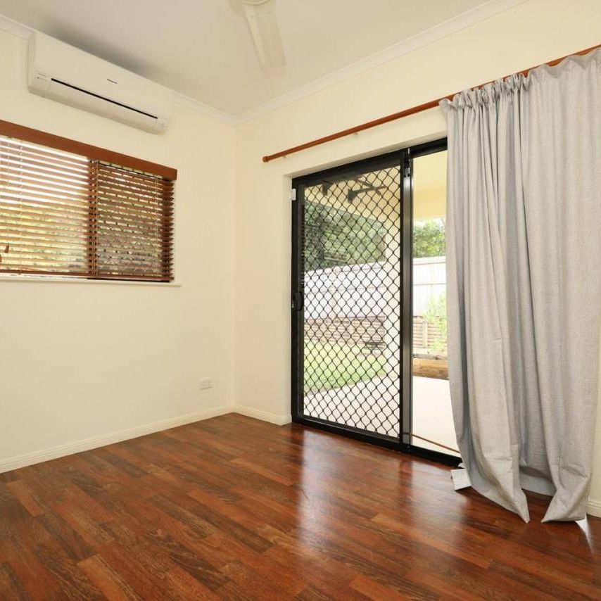 Fully Airconditioned - No Carpet - Rear Access - Large Corner Block - Photo 1