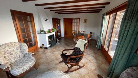 Beautiful family home in St-Légier with lake view - Photo 4