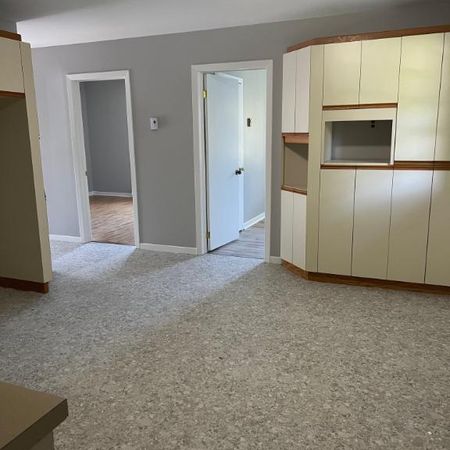 Logement 4½, haut duplex, près de la rivière, milieu tranquille, disponible le 1er mars - Photo 3